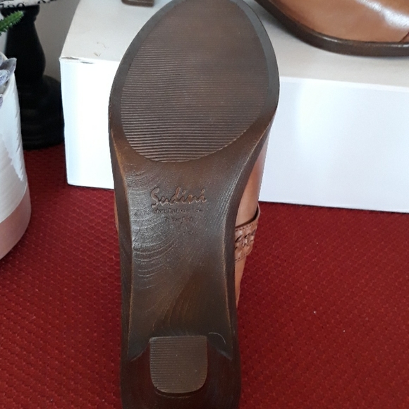 NEW Sudini Italian Leather Tan 2" Heel Mules - Picture 4 of 6